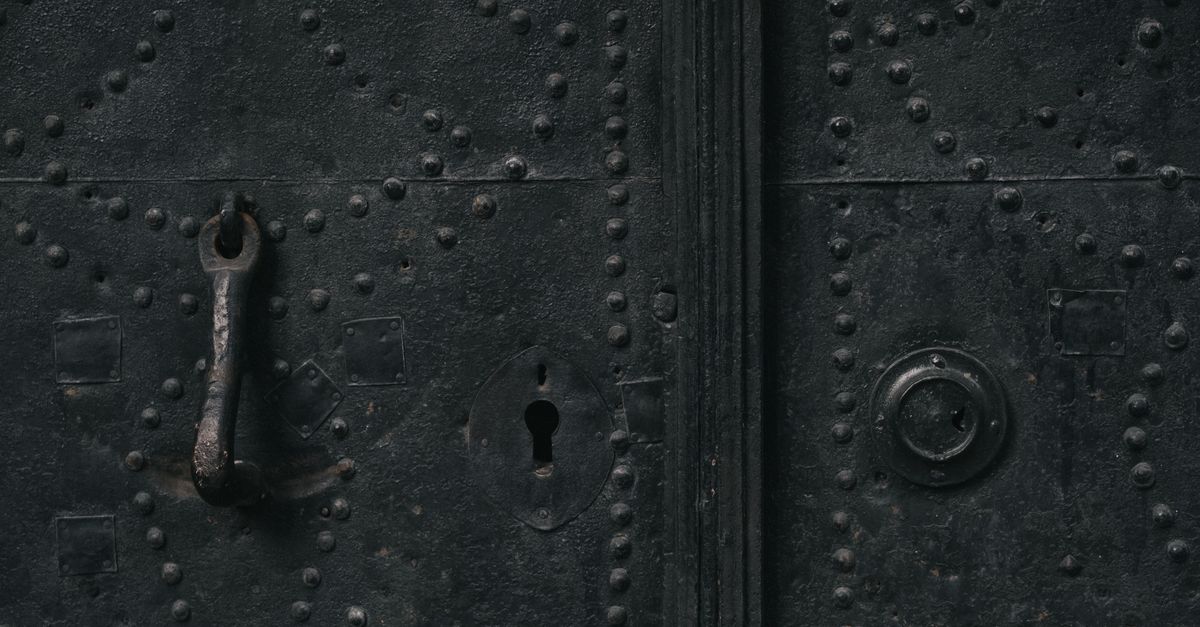 door security hardware — Shelby County Locksmith