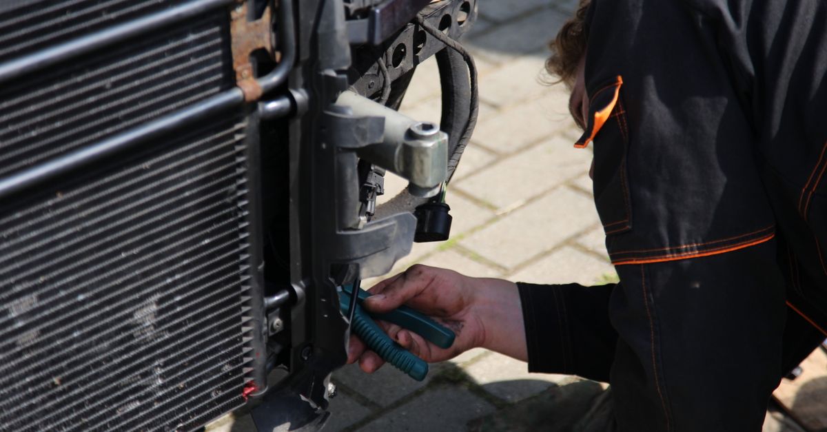 locksmith service technician — Shelby County Locksmith